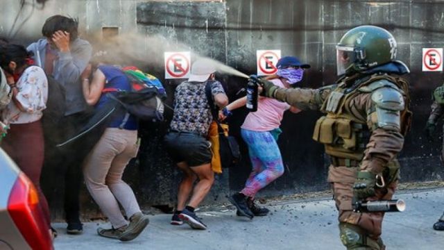 Víctimas de vulneración de DDHH en Chile piden ley de reparación