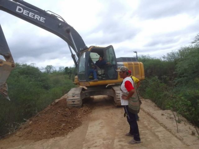 Refuerzan el muro terraplén del río Pilcomayo 