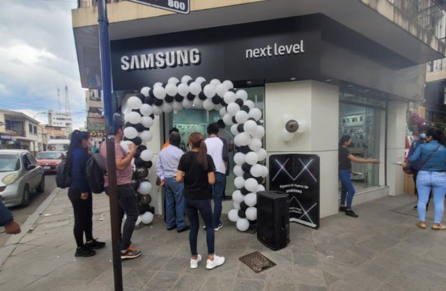 La nueva tienda está ubicada en la calle Sucre y Bolívar.