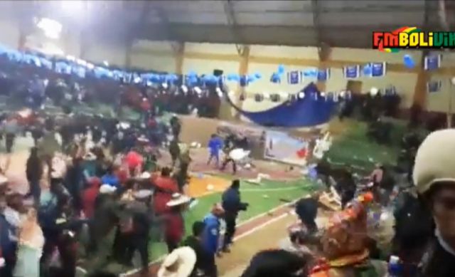 Congreso del MAS en Potosí acaba en enfrenamientos internos y sillazos