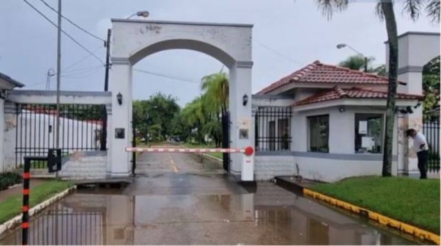 Santa Cruz: Allanan la casa de la exalcaldesa Angélica Sosa por el caso 800 ítems fantasmas