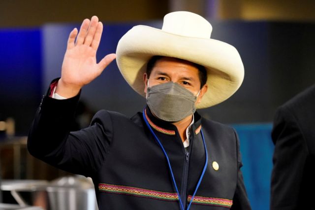 Castillo tilda de infundios acusaciones en su contra