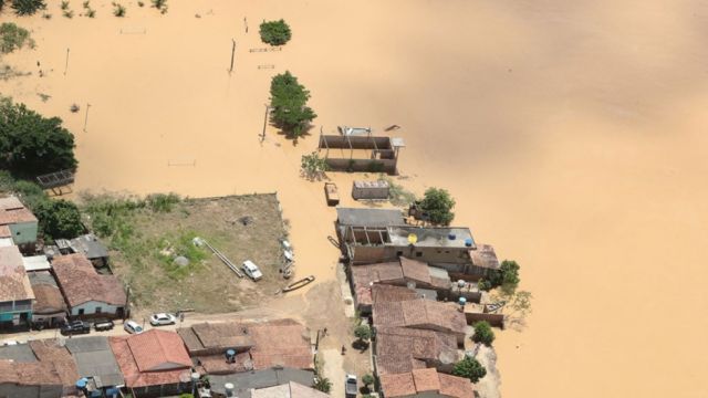 Colapsa una  represa en  Brasil, evacúan  un municipio