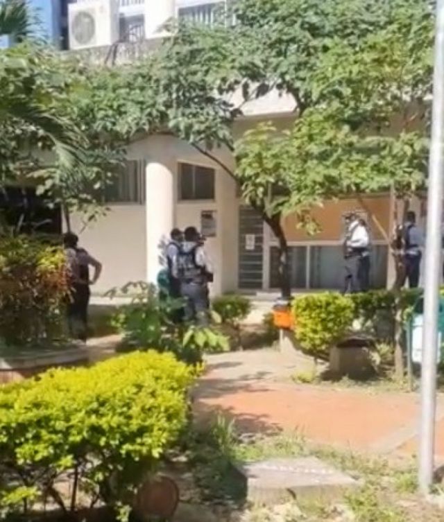  FELCC aprehende a dos implicados en presuntas “becas fantasmas” en la UAGRM