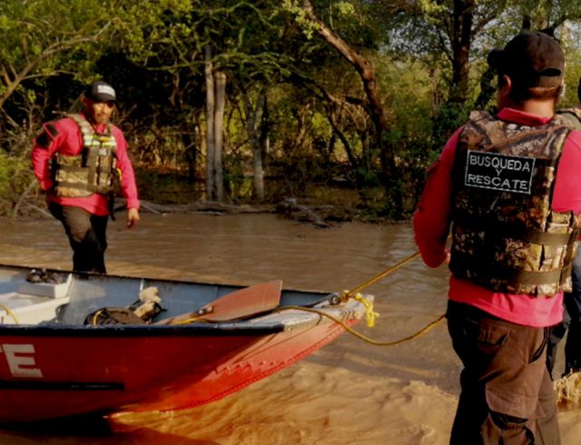 Asisten a los afectados por el desborde del río Pilcomayo