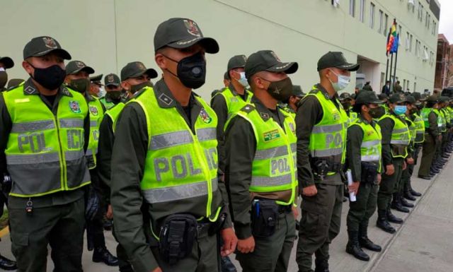 Desplegarán al menos 10.000 policías en todo el país para controlar fiestas de Año Nuevo