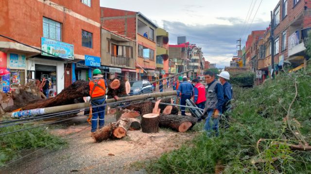 Tarija: Torrencial lluvia causó destrozos,  apagón y un desalojo de emergencia 