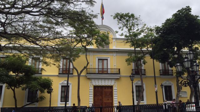 Venezuela rechaza el "intento intervencionista" de EE.UU. por dar legitimidad al "grupo criminal" que encabeza Juan Guaidó