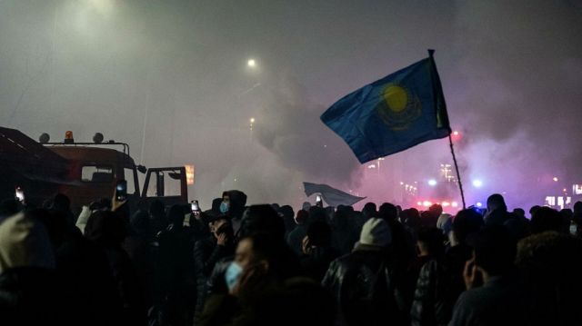 Presidente kazajo no logra sofocar las protestas