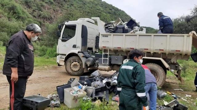 Recogen más de 200 monitores en mal estado que contaminaban Sella