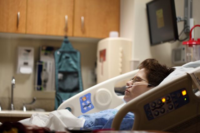 EEUU rompe récord de hospitalizaciones por Covid-19