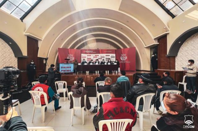 Oruro restringe horarios de circulación y prohíbe actividades que generen aglomeraciones