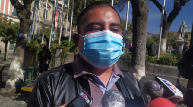 Diputado opositor exige cambio de ministros de Gobierno y Salud y sugiere a Luis Larrea