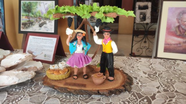 Las artesanías se trabajaron en porcelana fría.