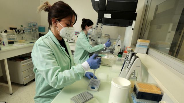 Detectan nueva mutación de ómicron en Suecia