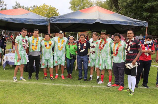 Glorias del 94 y la Selección se presentaron en San Lorenzo