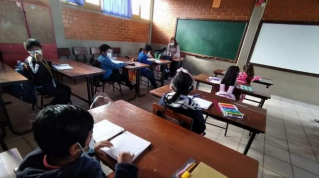 Educación exhorta a estudiantes a vacunarse para retorno a clases presencial y semipresencial