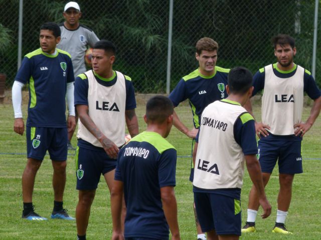 Amistoso a la vista entre Real Tomayapo y Universitario de Sucre 