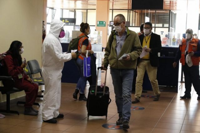EEUU aconseja no viajar a Bolivia por nivel «muy alto» de riesgo de contagio de Covid-19