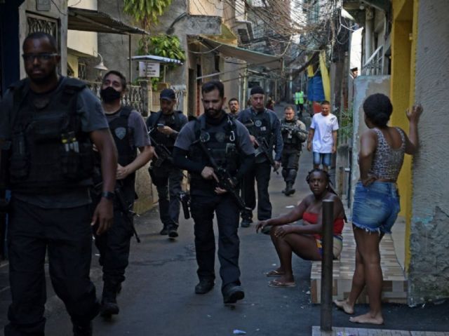 Policía de Río ocupa favelas