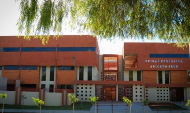 Reportan filtraciones de agua en techos y baños del colegio Aniceto Arce de Tarija