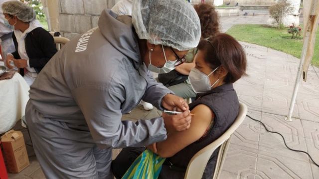Covid: Baja la demanda de vacunación en Tarija, tras suspender exigencia del carnet