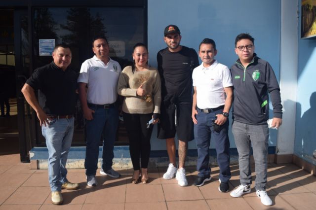 Tomayapo empieza a completar el plantel con Albarracín