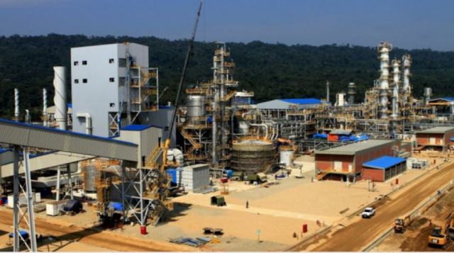 Analistas tildan de escandaloso y fantasía el pago de sueldos millonarios en la planta de Urea
