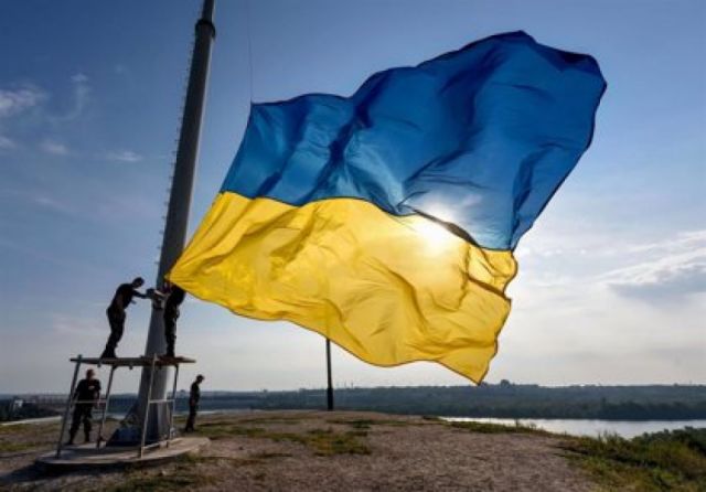 Australia comienza a evacuar a las familias de sus diplomáticos de Kiev e insta a sus ciudadanos a no viajar a Ucrania y abandonar el país
