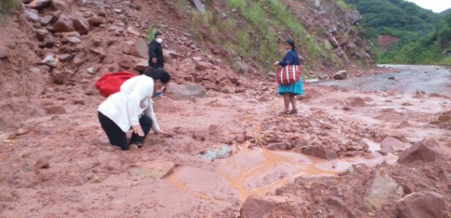 Tras derrumbe en Canaletas transportistas recorren tramo antiguo al Chaco