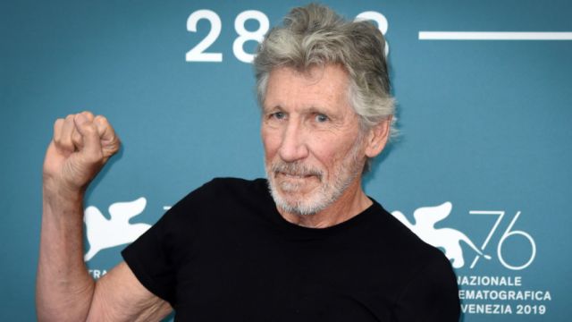 Roger Waters explica por qué se deberían "construir estatuas a Julian Assange" y envía un mensaje a Biden