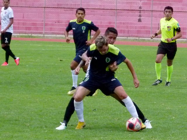 Real Tomayapo y Universitario juegan la revancha en Sucre
