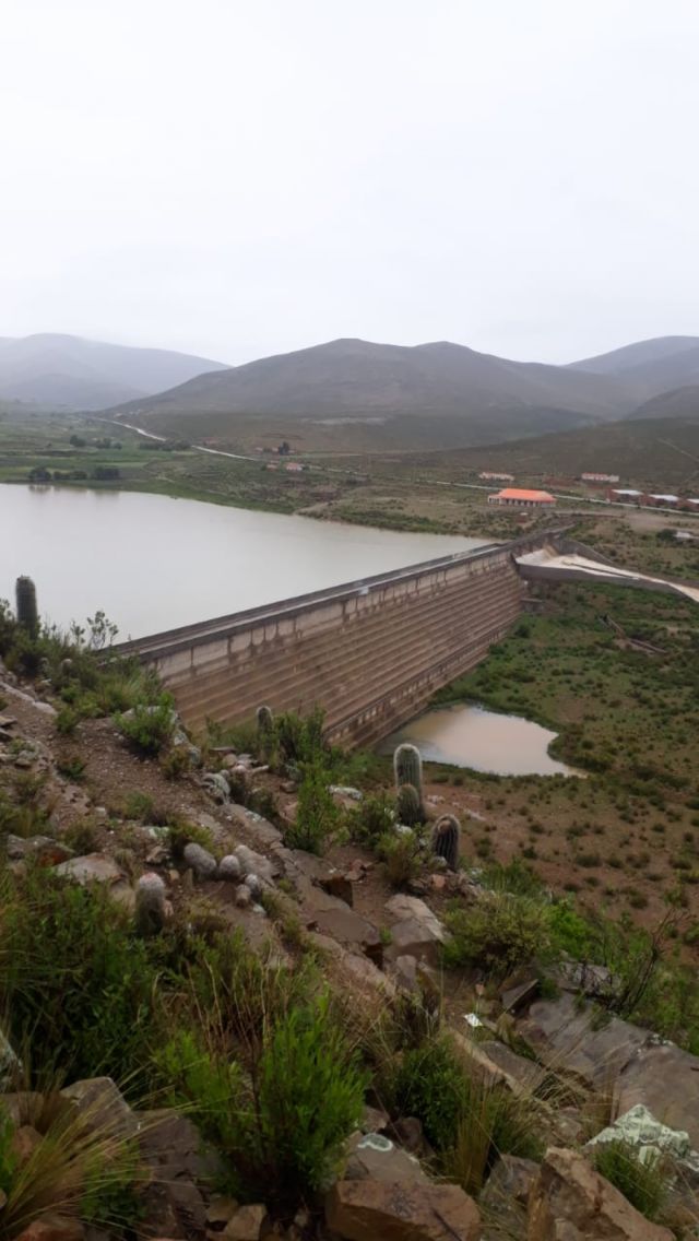 Río destroza alcantarillado en zona alta de Tarija y deja aislados a productores (Videos)