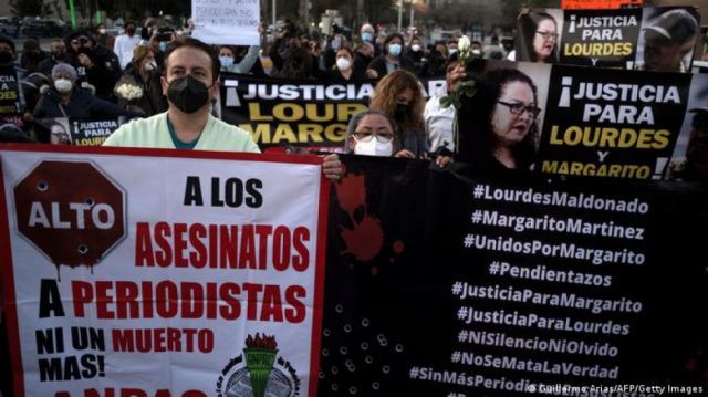 Mexicanos protestan por asesinato de periodistas