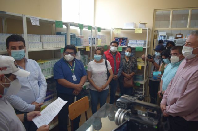 Revisan los almacenes de los centros de salud municipales de Tarija