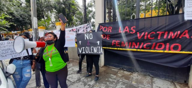 “Jueces, policías, la misma porquería”, colectivos protestan contra la justicia en Tarija