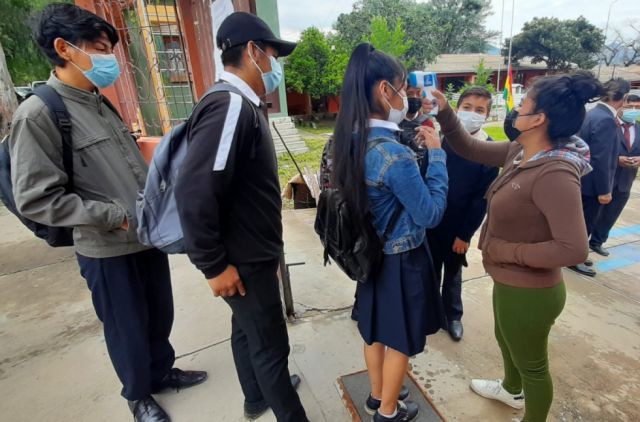 U.E. San Luis de Tarija apuesta por la semipresencialidad