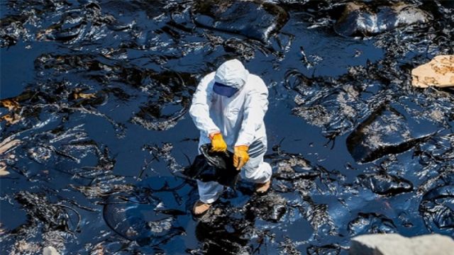 Perú ordena paralizar las actividades de Repsol