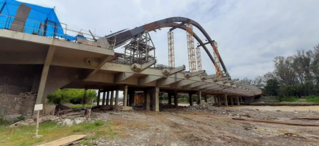 Inspección: El Puente 4 de Julio no contempla electricidad ni accesos