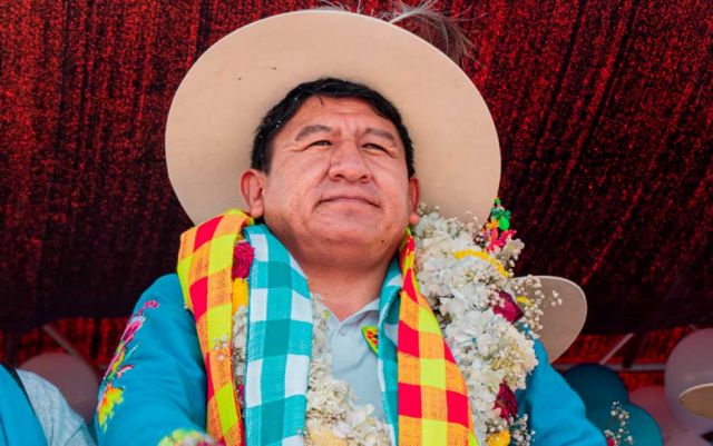 Gobernador de Potosí pide disculpas y se retracta luego de carajear a la prensa