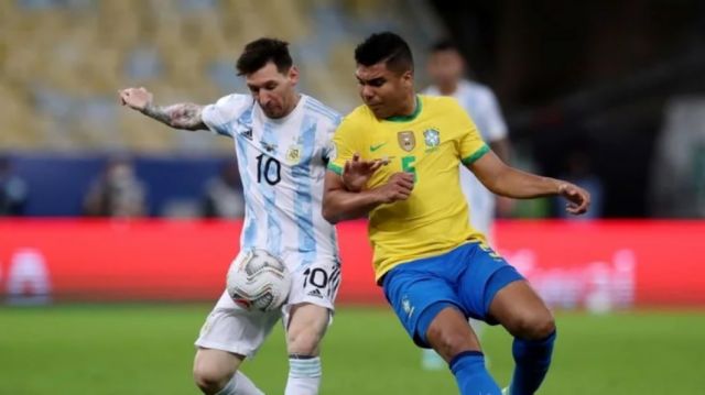 El equipo de futbolistas latinos más valiosos del mundo