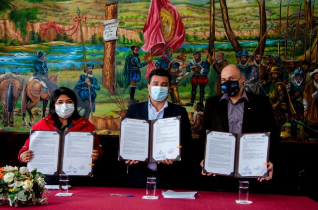 Alcaldía firma convenio para evitar el abandono infantil