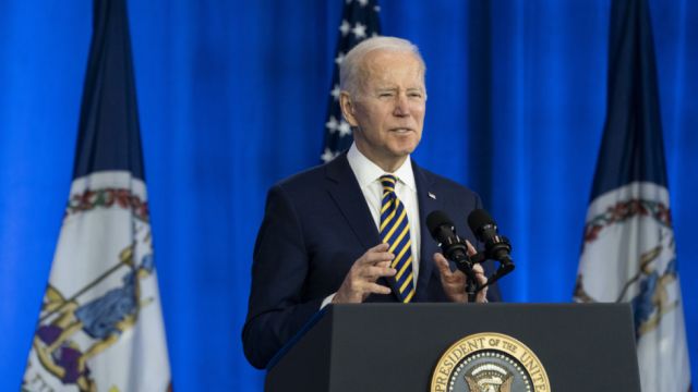 Biden afirma que no mandará tropas estadounidenses a Ucrania