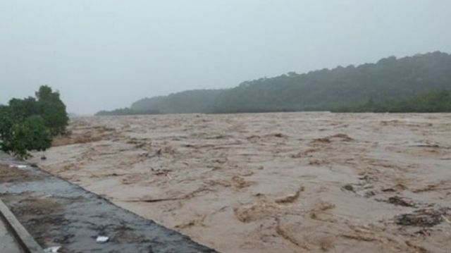 Intensas lluvias ocasionan alerta naranja en ríos navegables de Bolivia