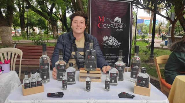 Los comestibles y accesorios destacan en feria de emprendedores