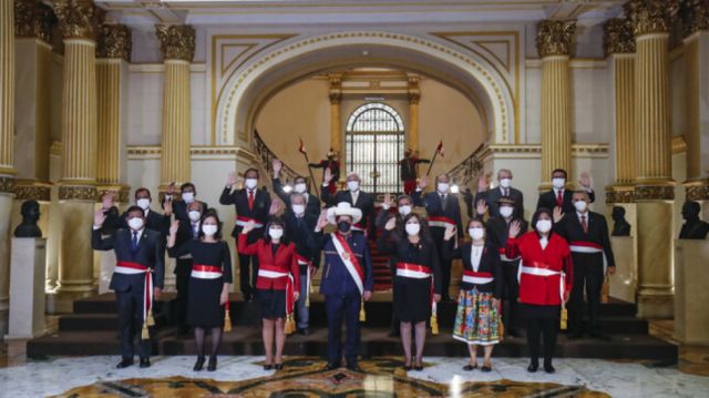 “La izquierda peruana cargará  con los pasivos de Castillo”