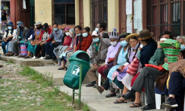 Reinicia la entrega de la canasta alimentaria para el adulto mayor de Tarija