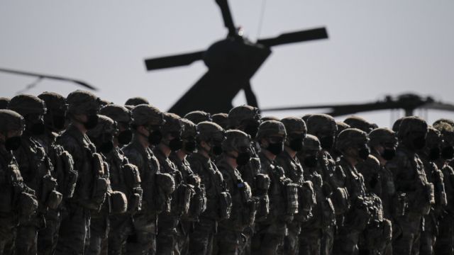 OTAN evalúa aumentar su presencia militar en Europa