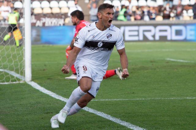 Platense de Franz Gonzáles es líder de su zona en Argentina