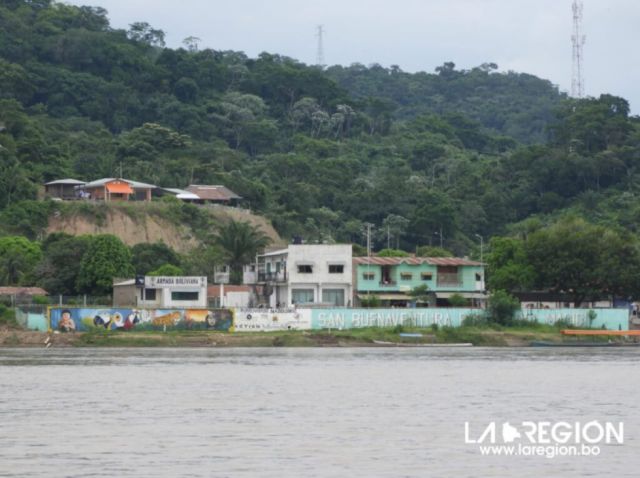 El municipio de San Buenaventura, puerta del Madidi, está enfrente de Rurrenabaque. Actualmente los une un puente. 
